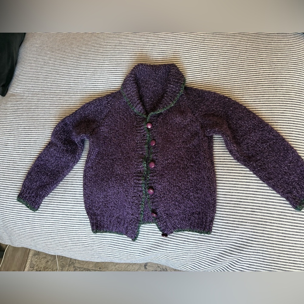 WOMEN’S HAND KNIT CARDIGAN, DEEP PURPLE SWEATER, GREEN SCALLOPED EDGE, SMALL